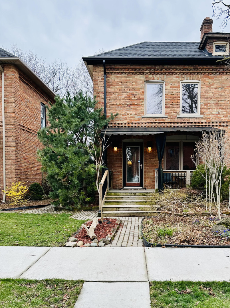 MLS# : 883 Monmouth in Walkerville, Windsor, 